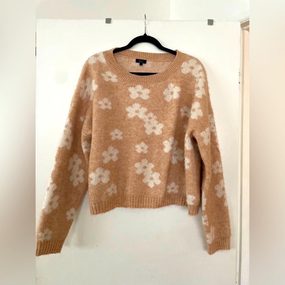 Debut womans knitted semi crop sweater